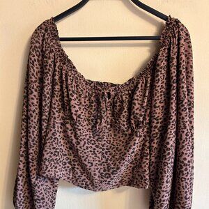 Acoa leopard crop top
